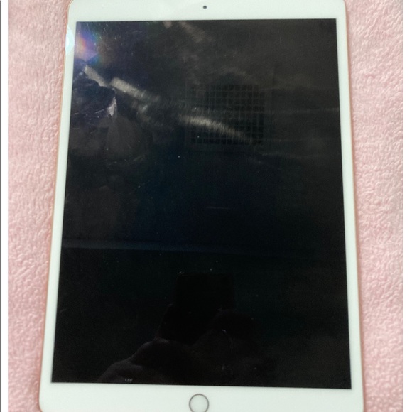 Apple iPad Air 3rd Gen - Picture 2 of 5